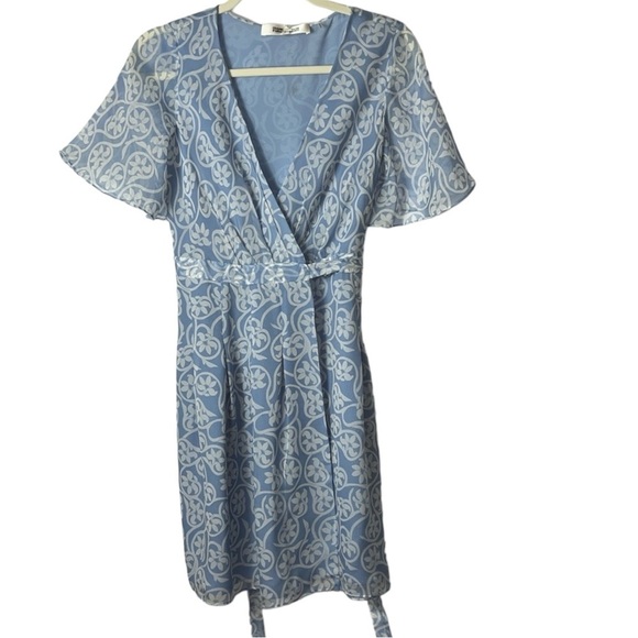 Diane Von Furstenberg flutter sleeve midi length wrap dress floral vine Sz 2 - Picture 1 of 15